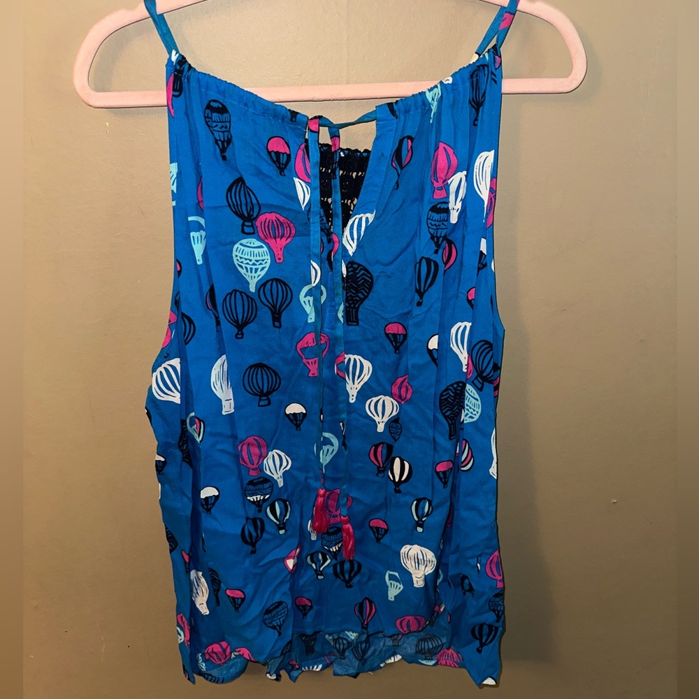 Crown and Ivy Blue Hot Air Balloon Print Women's Top